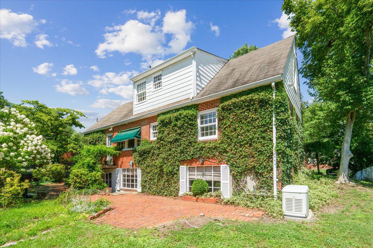 BURNT MILLS KNOLLS - Residential