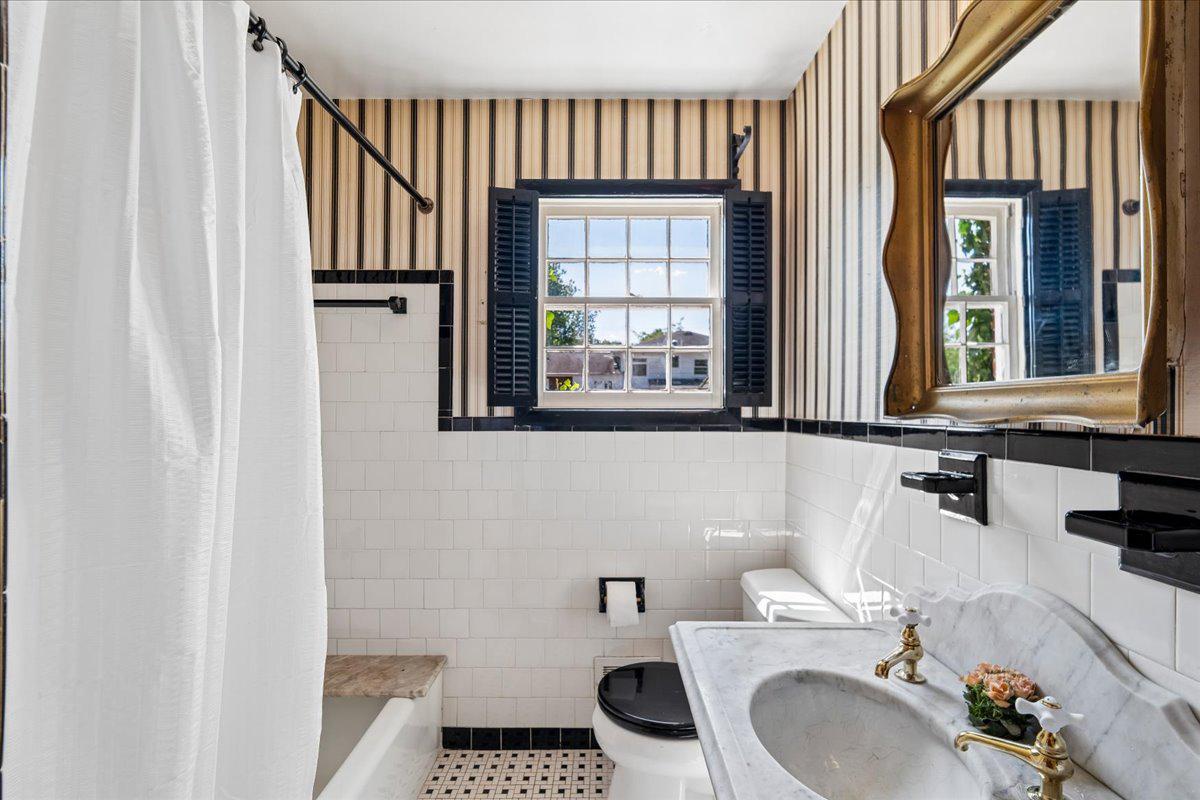 BURNT MILLS KNOLLS - Residential