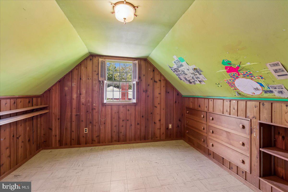BURNT MILLS KNOLLS - Residential