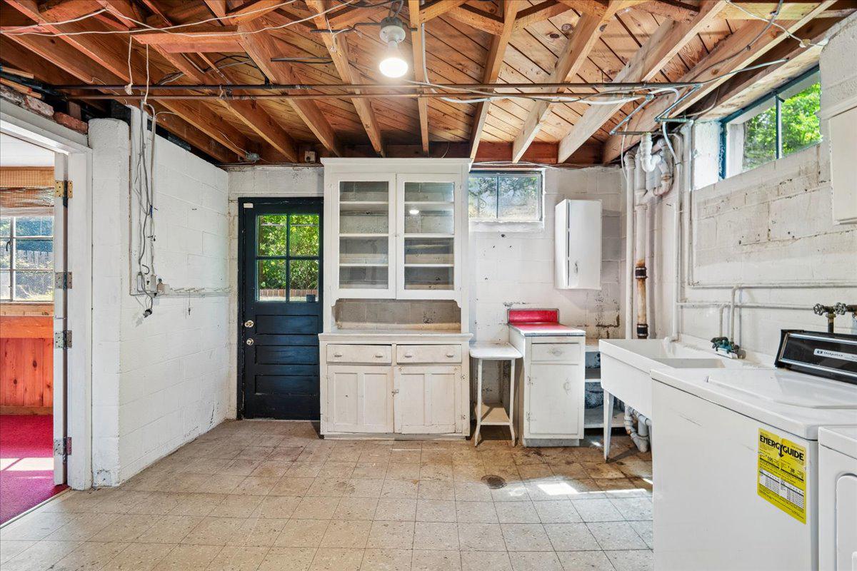 BURNT MILLS KNOLLS - Residential
