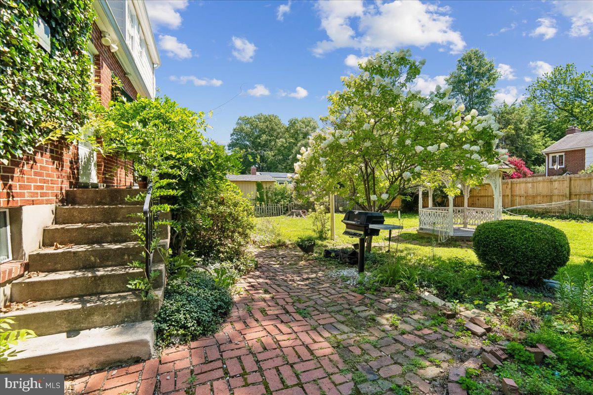 BURNT MILLS KNOLLS - Residential