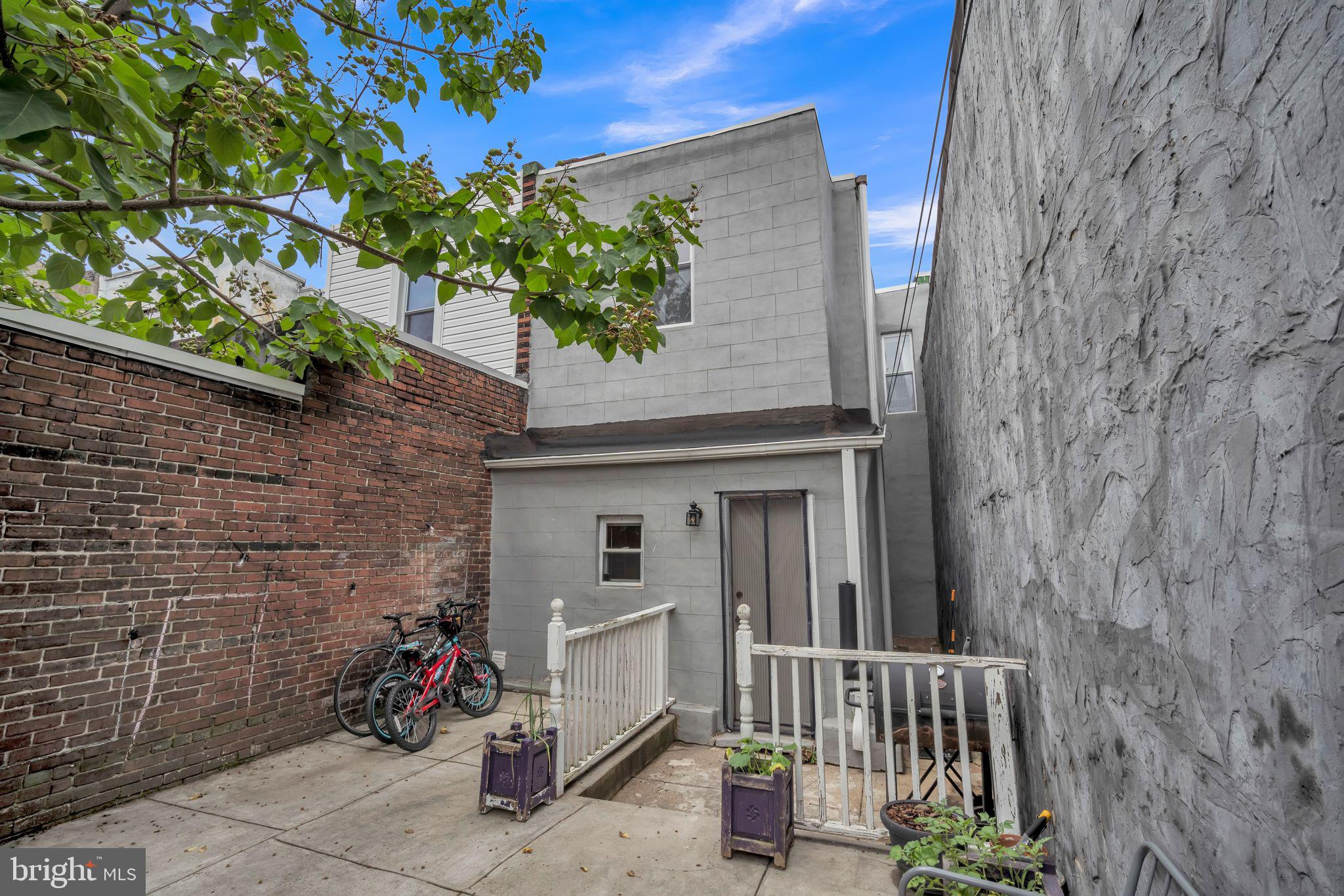 POINT BREEZE - Residential