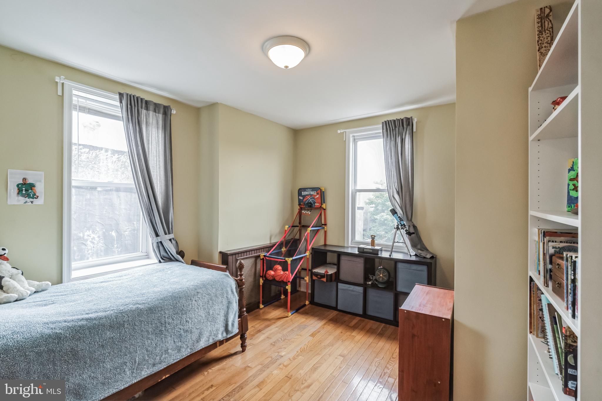 POINT BREEZE - Residential