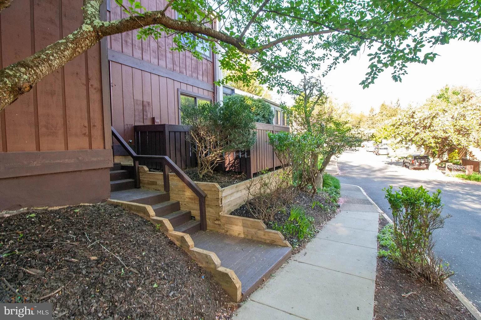 RESTON - Residential Lease