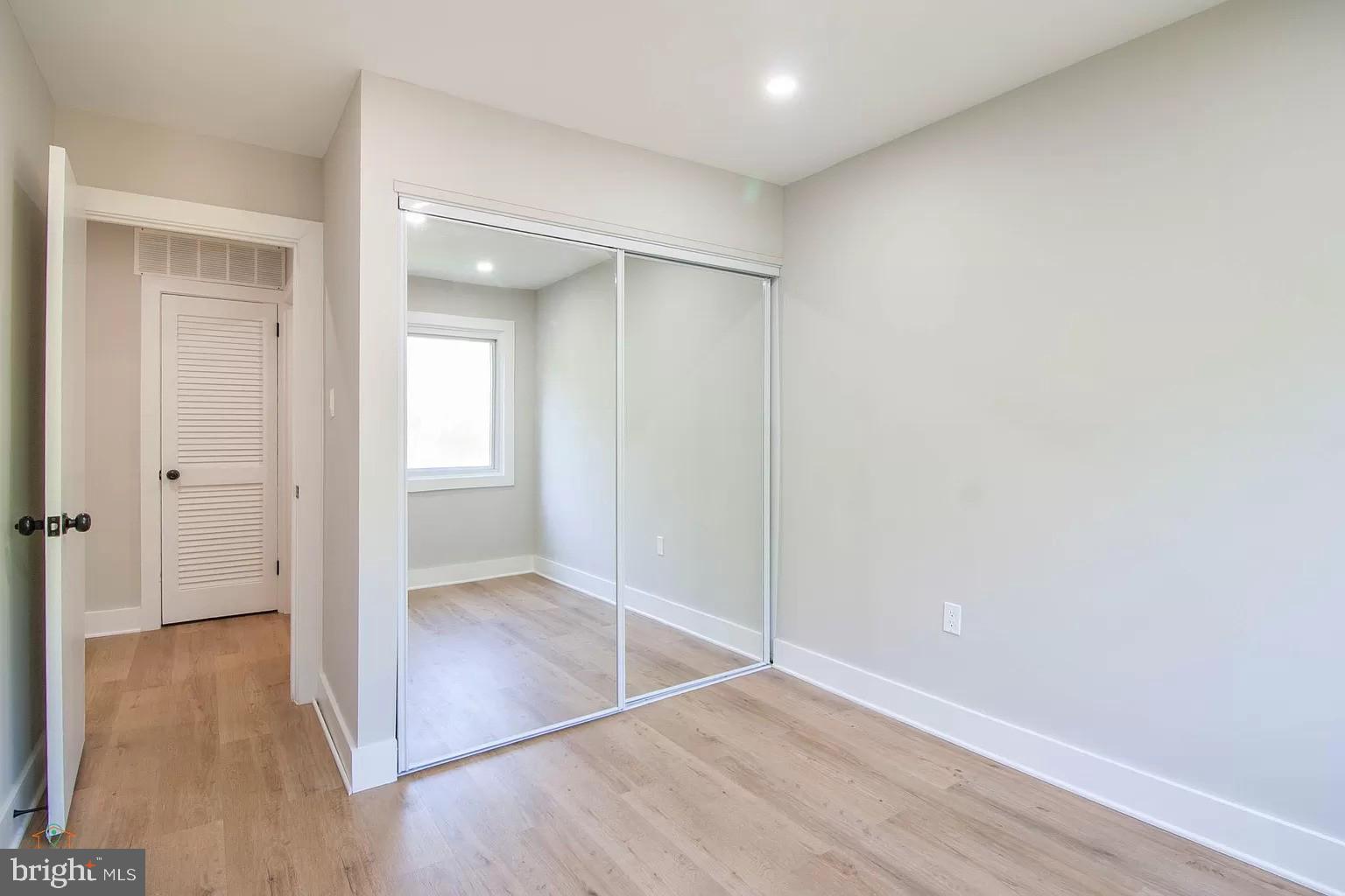 RESTON - Residential Lease
