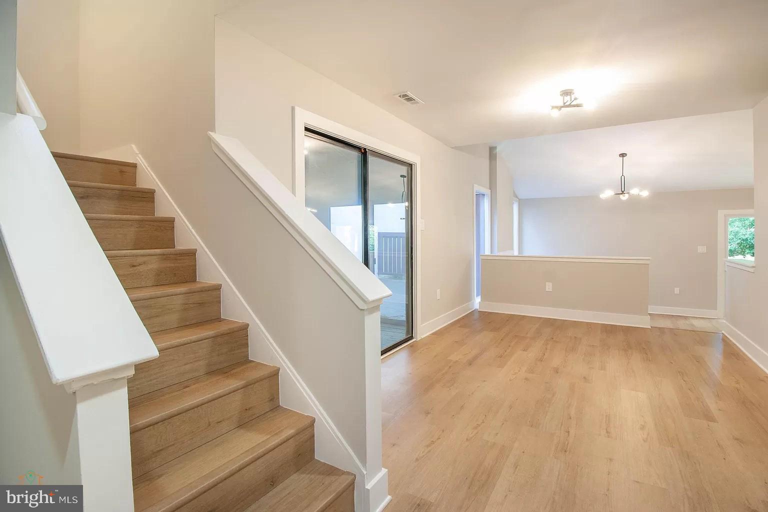 RESTON - Residential Lease