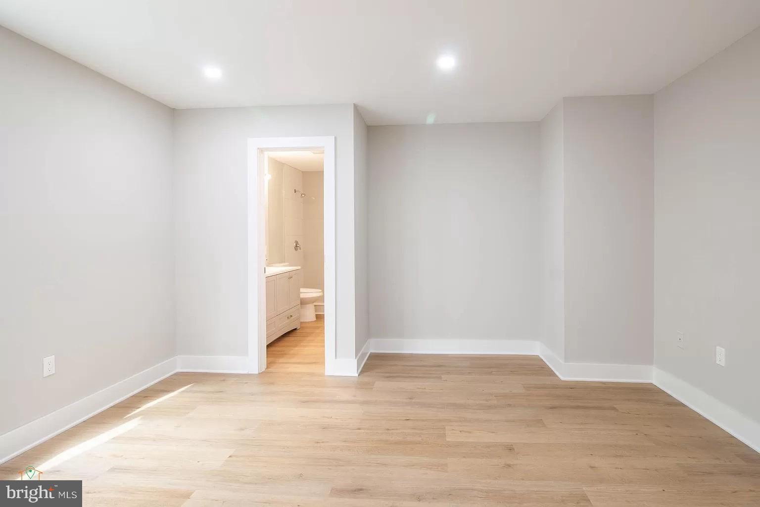 RESTON - Residential Lease