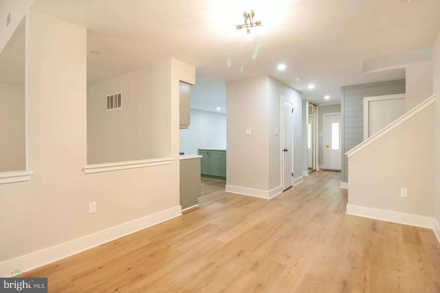 RESTON - Residential Lease