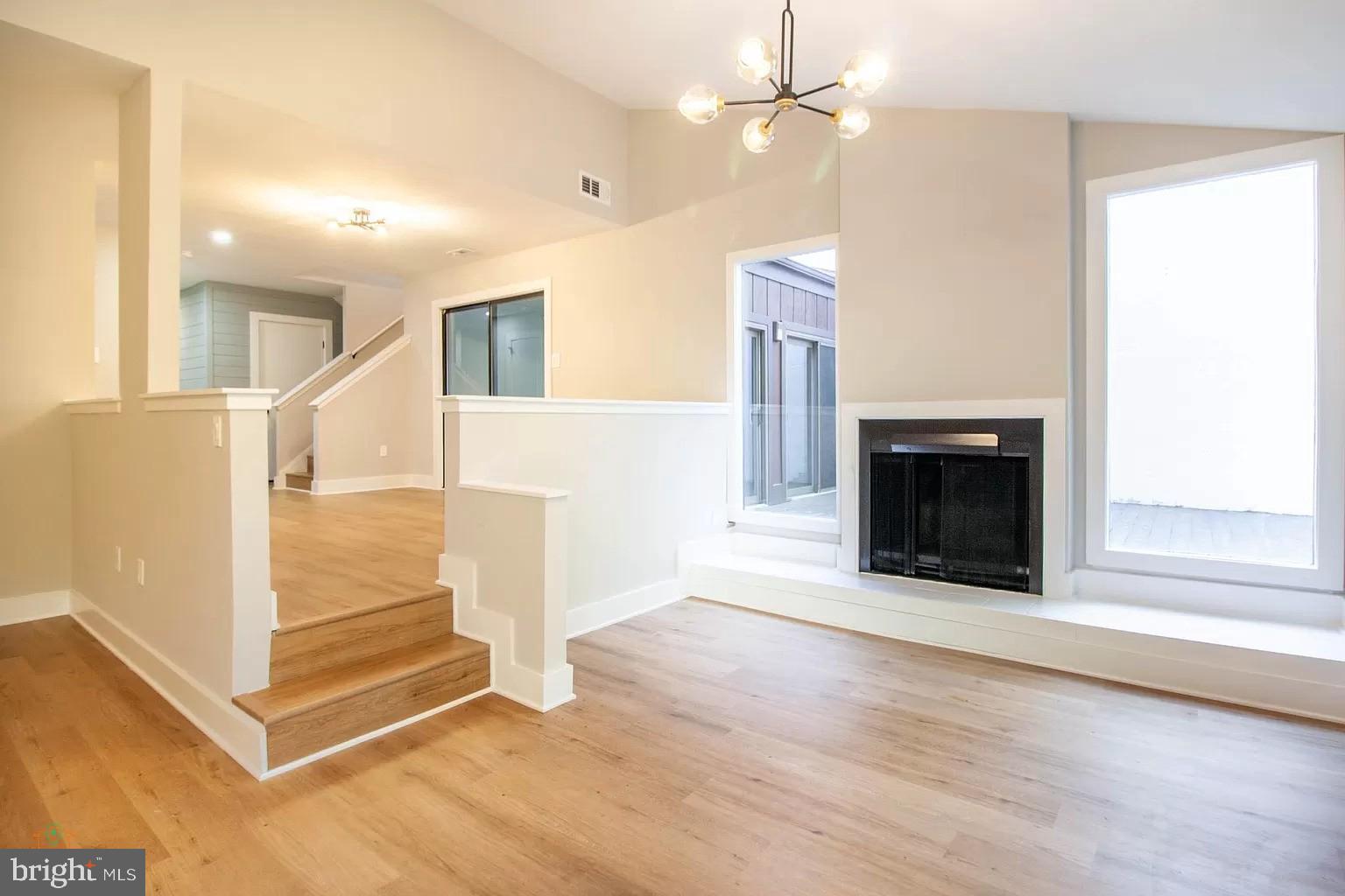 RESTON - Residential Lease