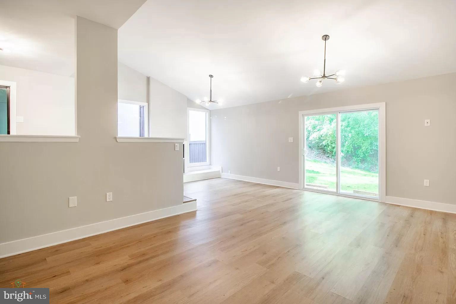 RESTON - Residential Lease