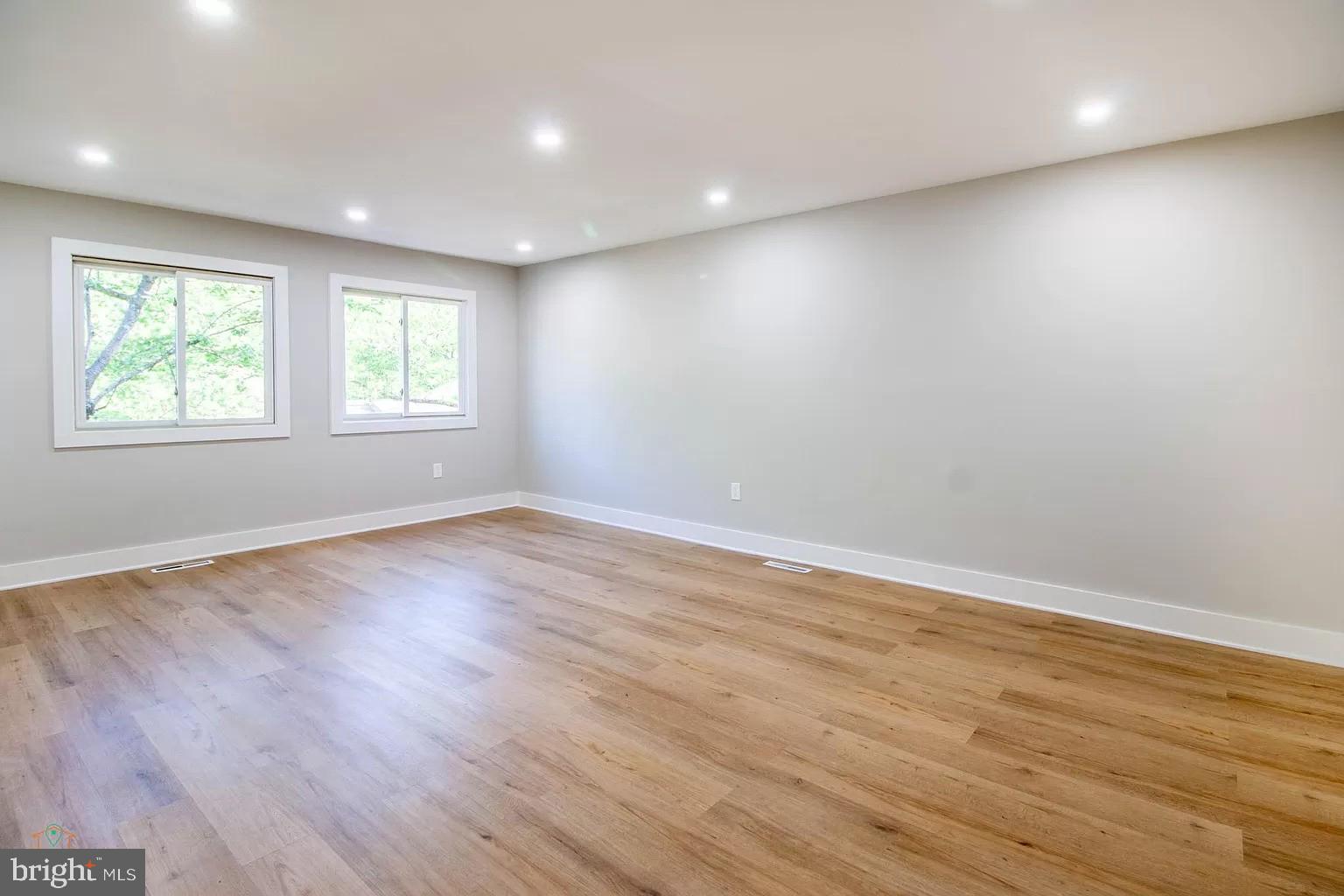 RESTON - Residential Lease