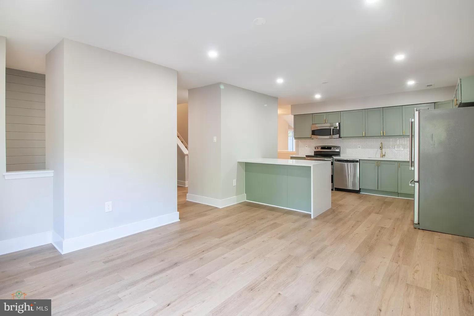RESTON - Residential Lease