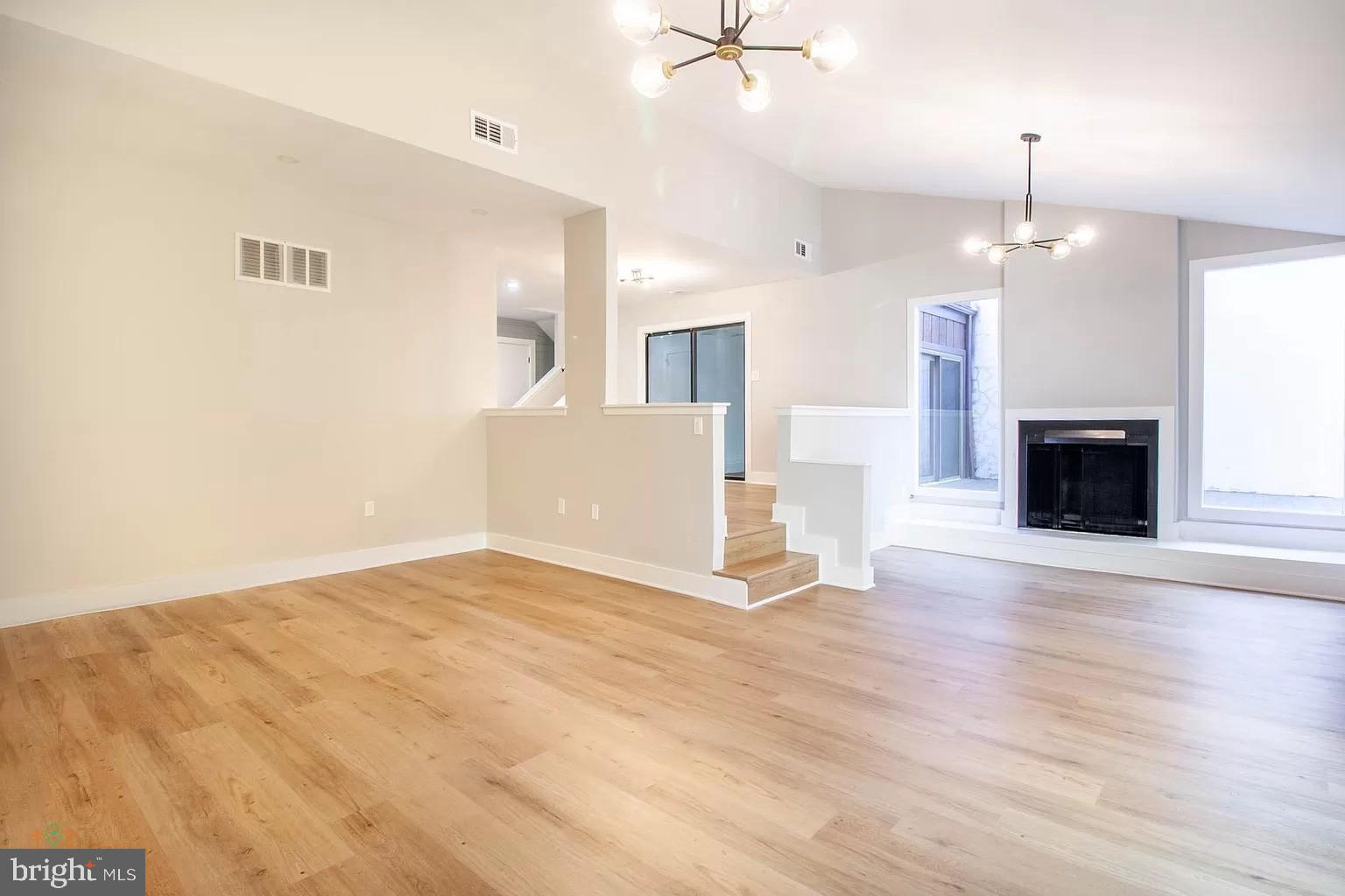 RESTON - Residential Lease