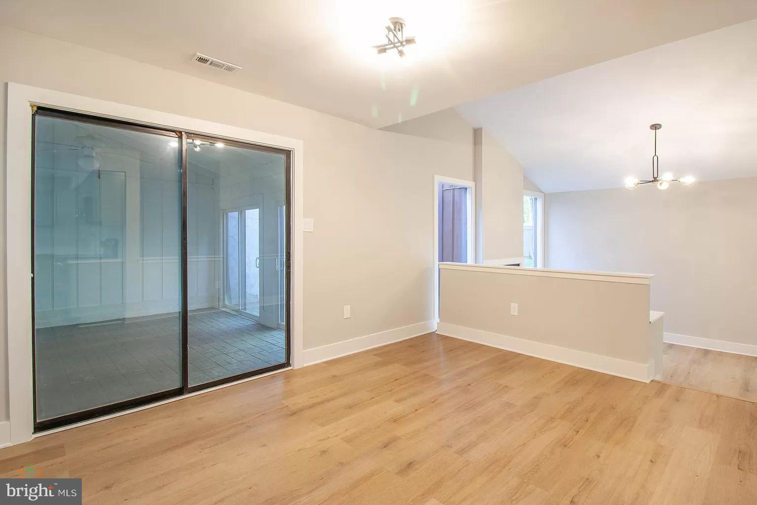 RESTON - Residential Lease