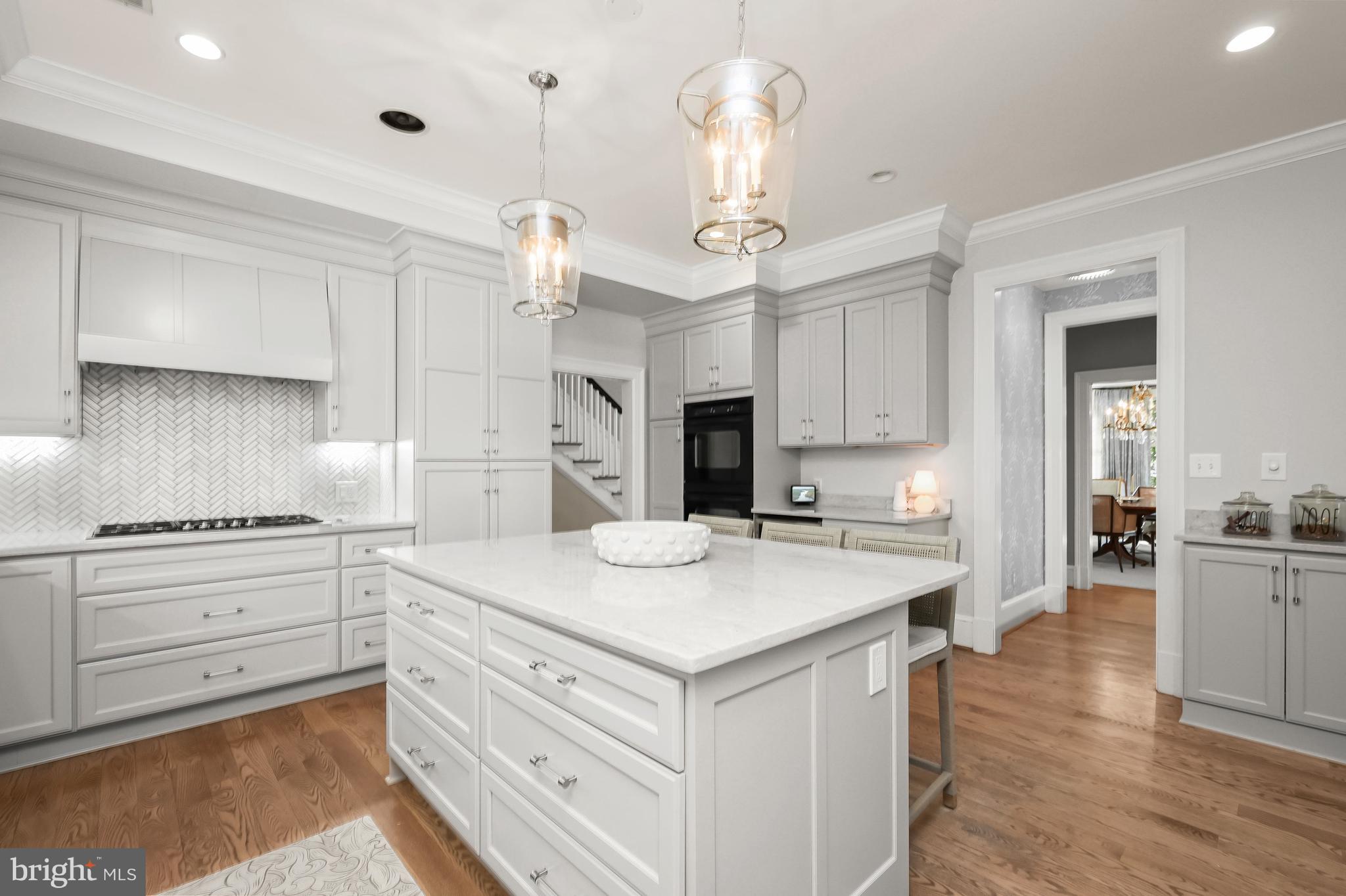CHEVY CHASE - Residential