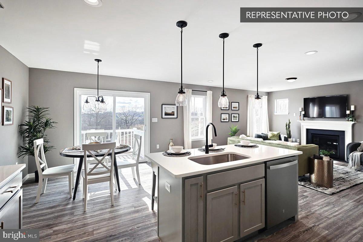 DEERFIELD ESTATES - Residential