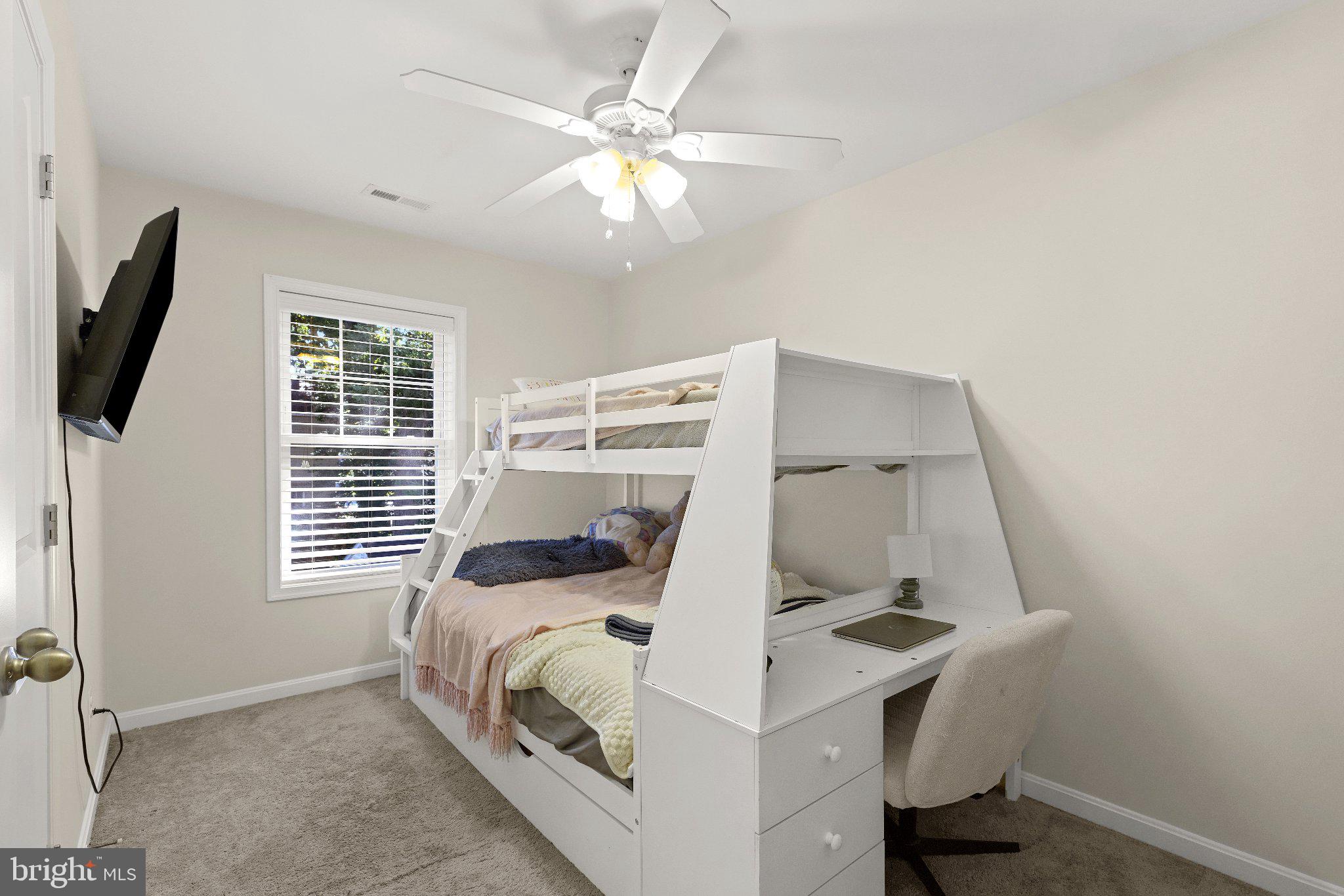 WOODLAND BEACH - Residential