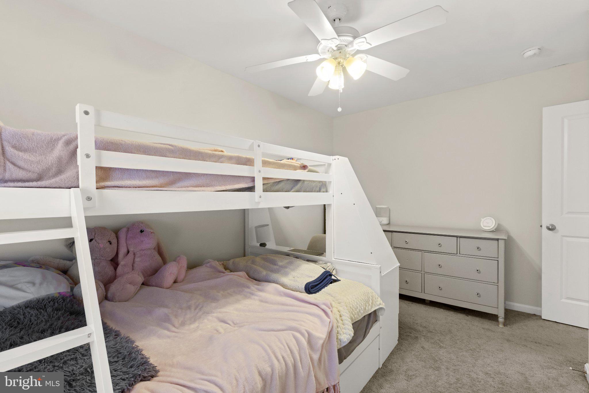 WOODLAND BEACH - Residential