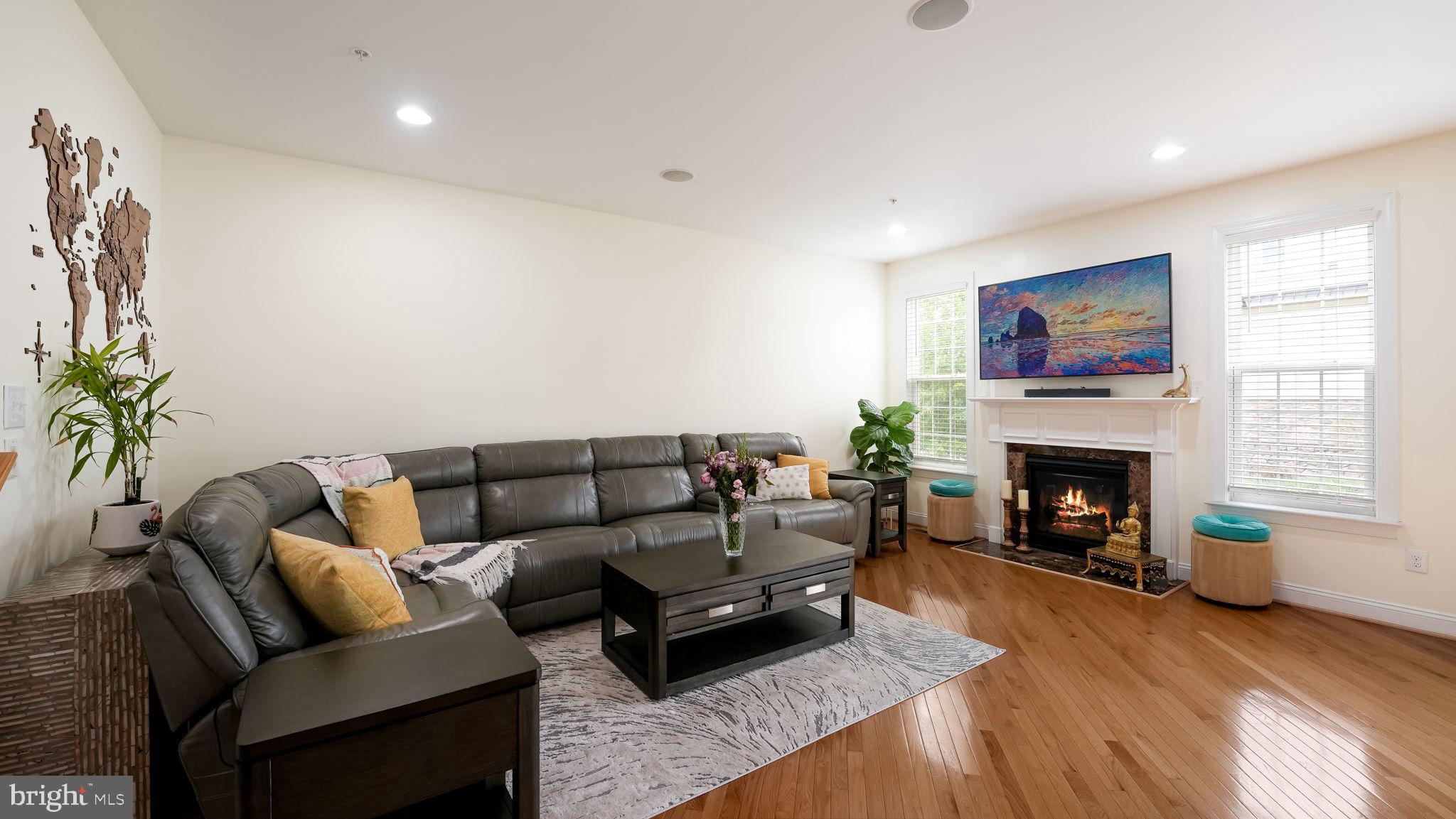 TH AT HERITAGE CNTR - Residential