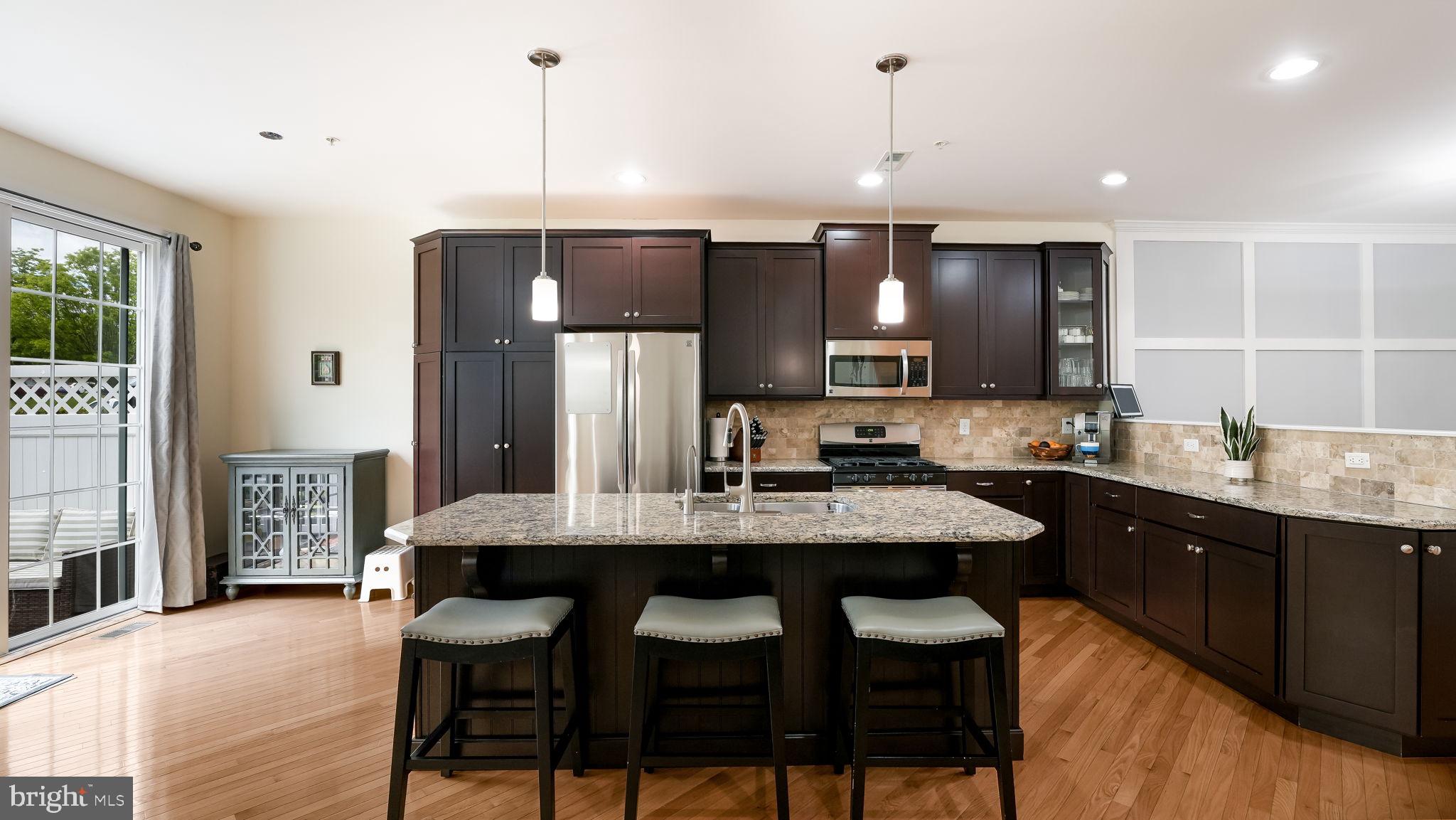 TH AT HERITAGE CNTR - Residential