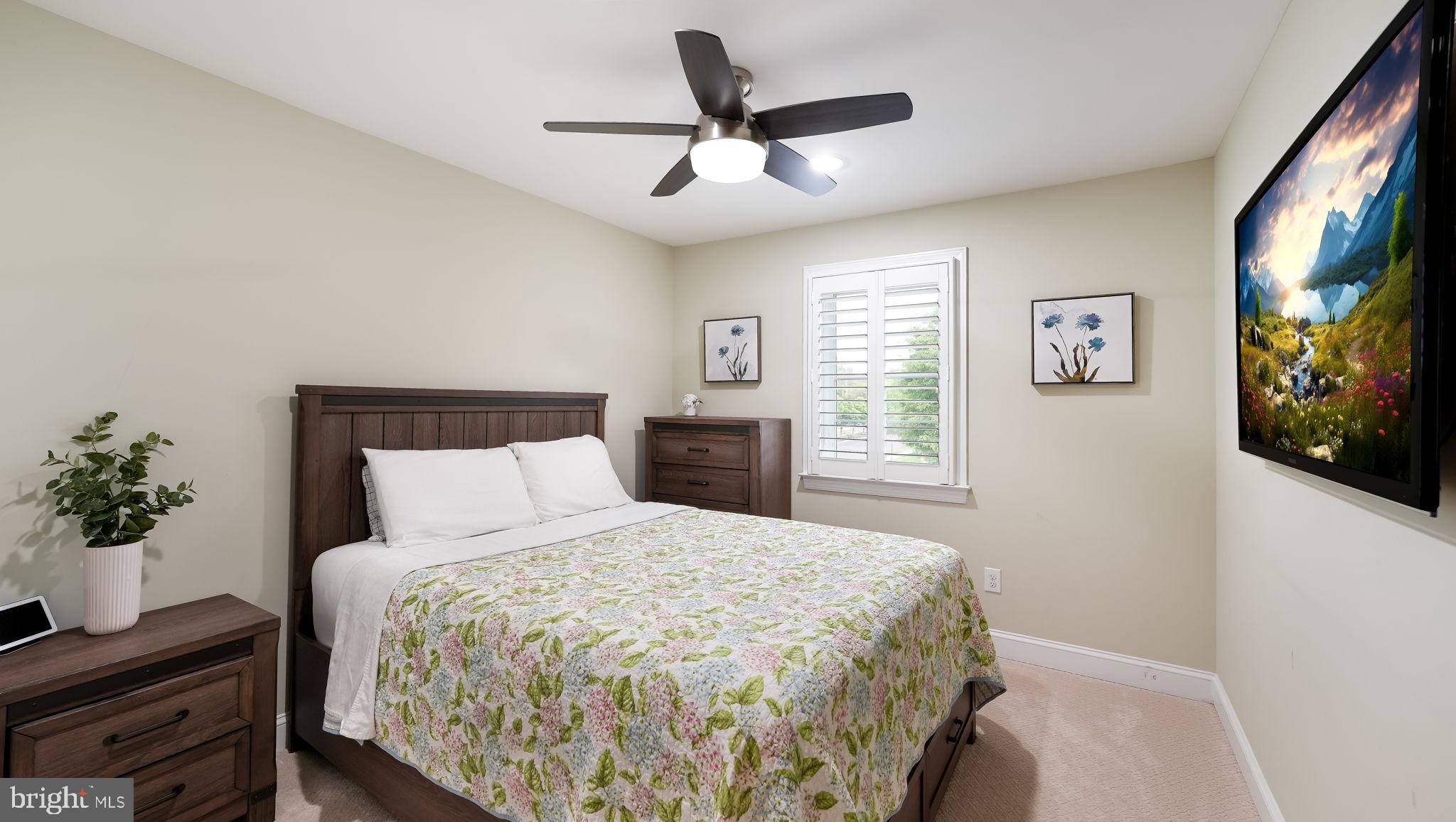 TH AT HERITAGE CNTR - Residential