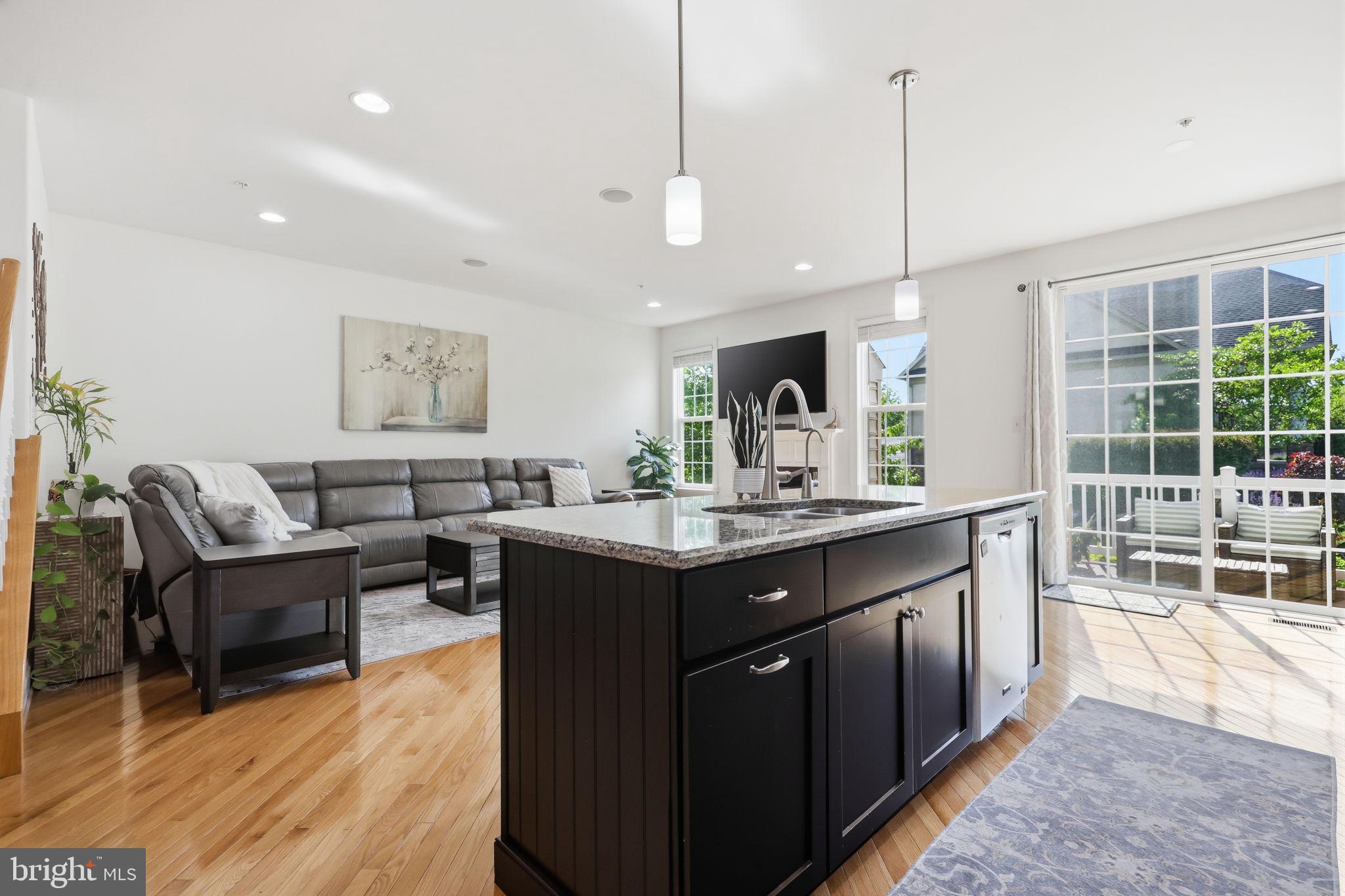 TH AT HERITAGE CNTR - Residential