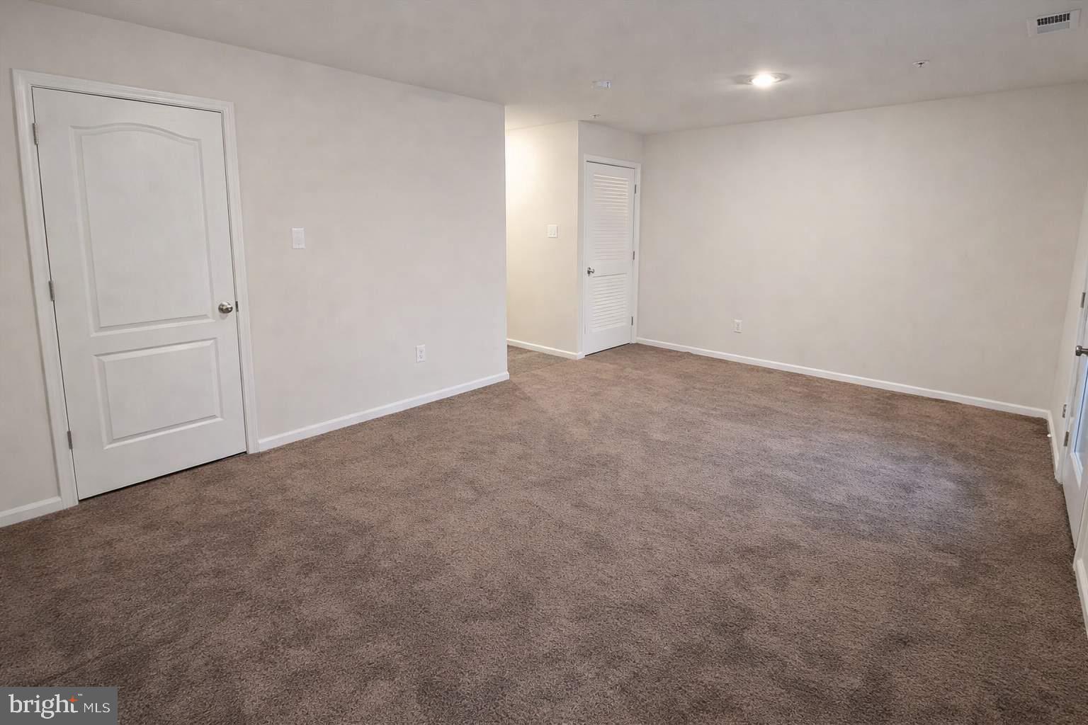 SIGNATURE CLUB - Residential Lease