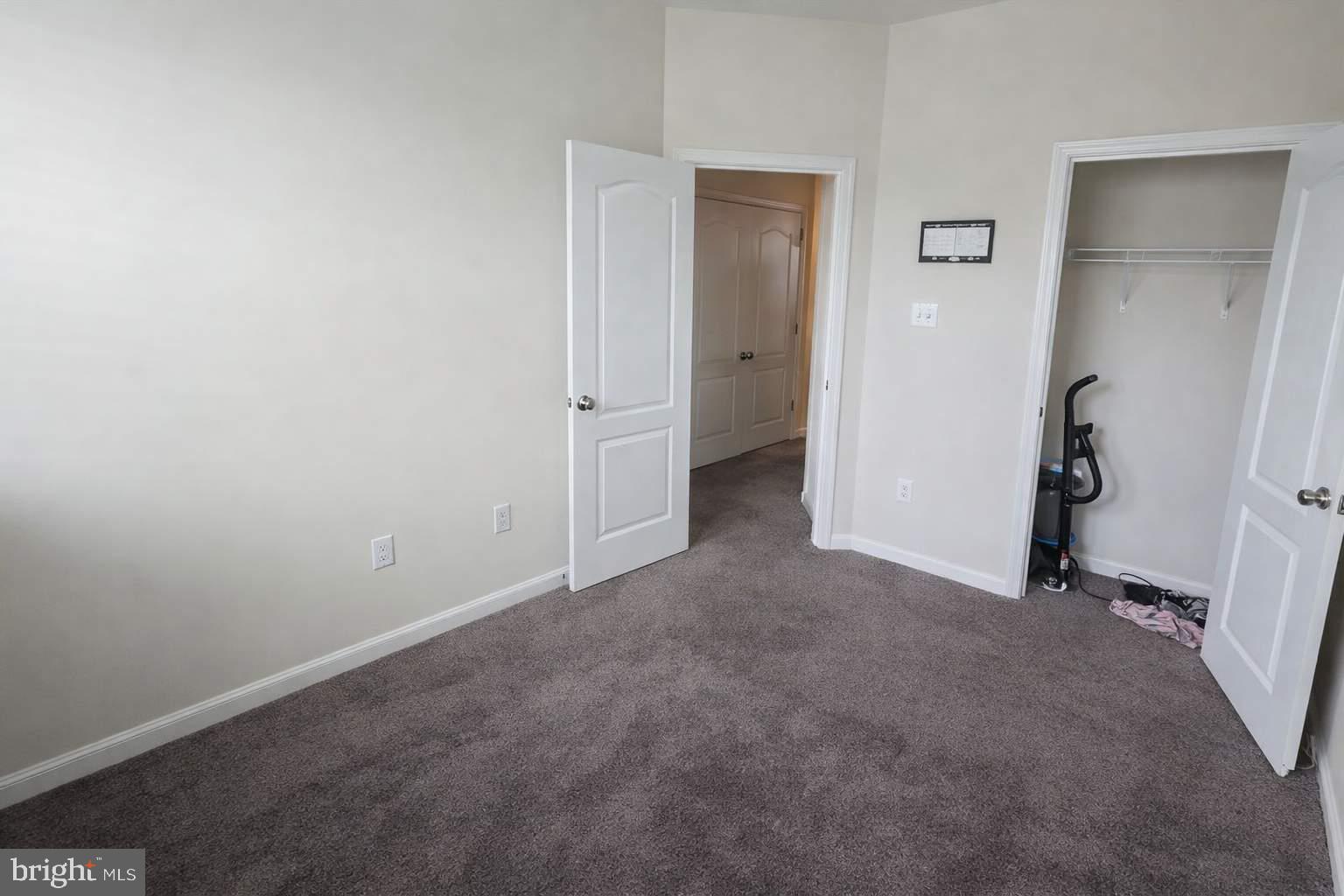 SIGNATURE CLUB - Residential Lease
