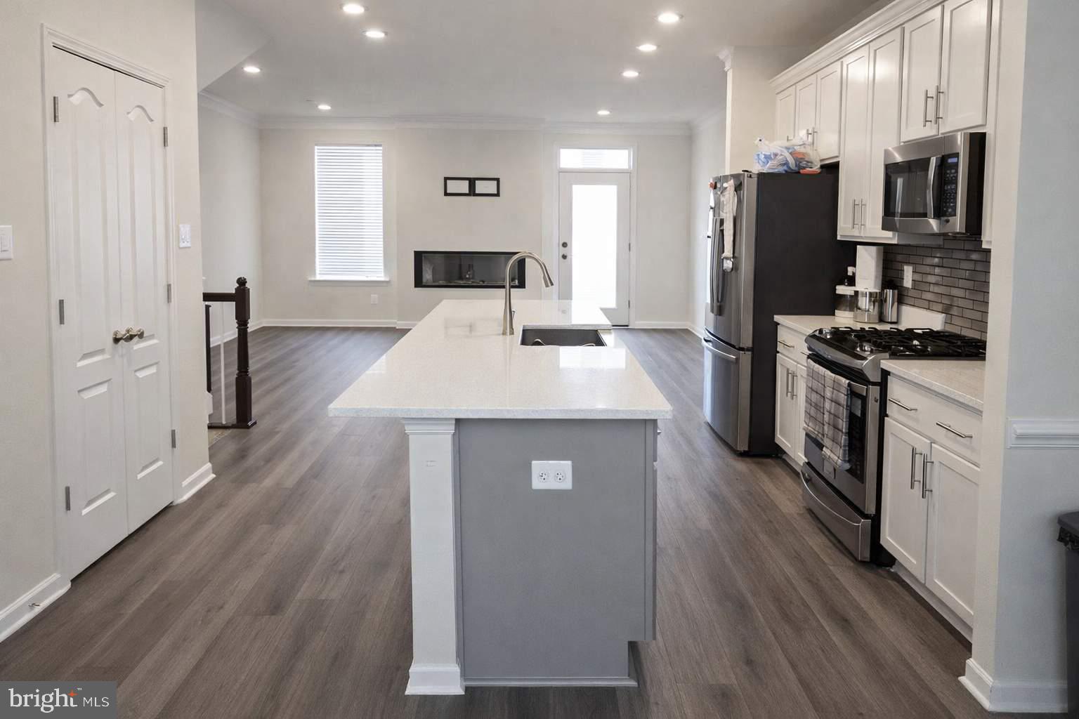 SIGNATURE CLUB - Residential Lease