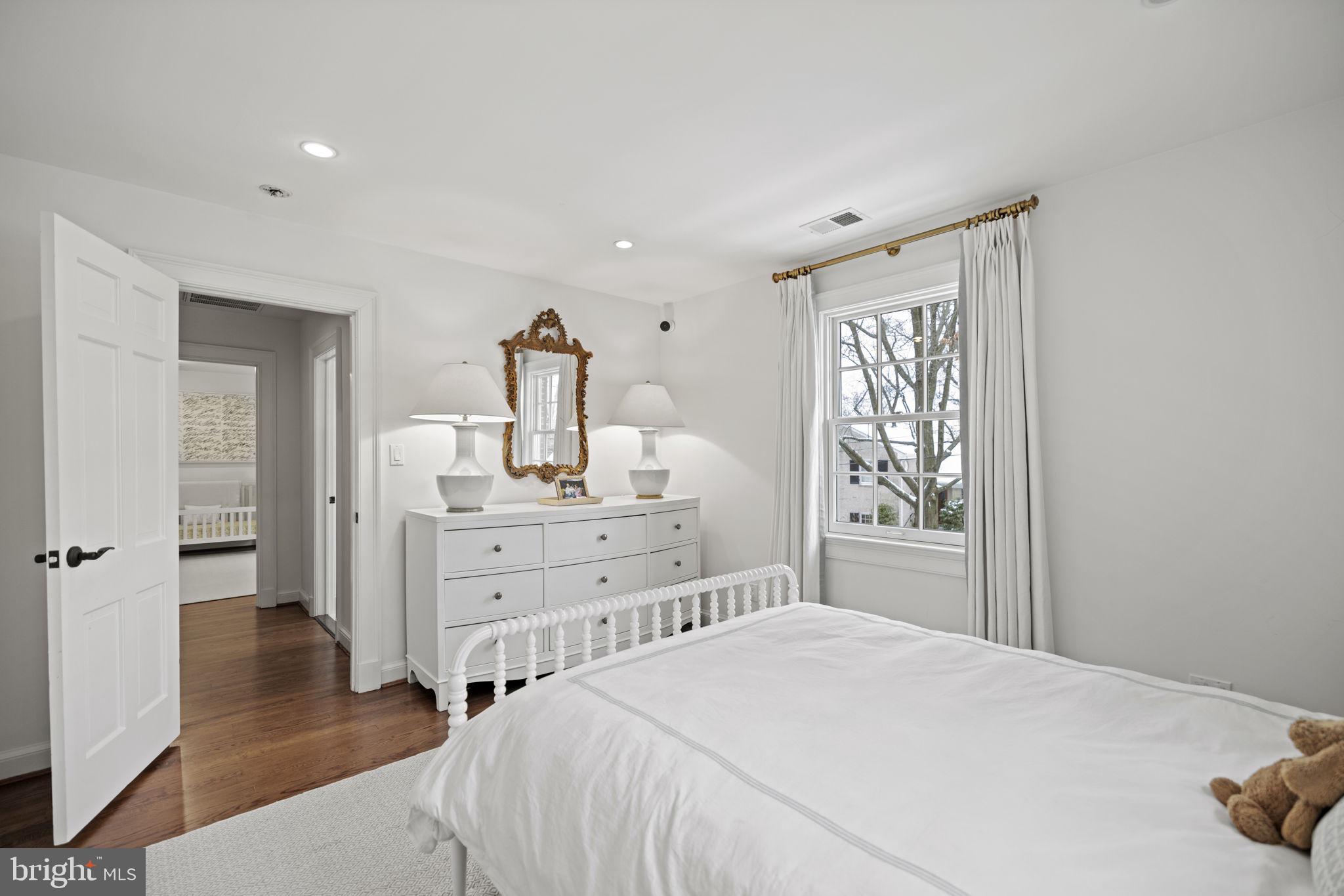 WOODLEY PARK - Residential