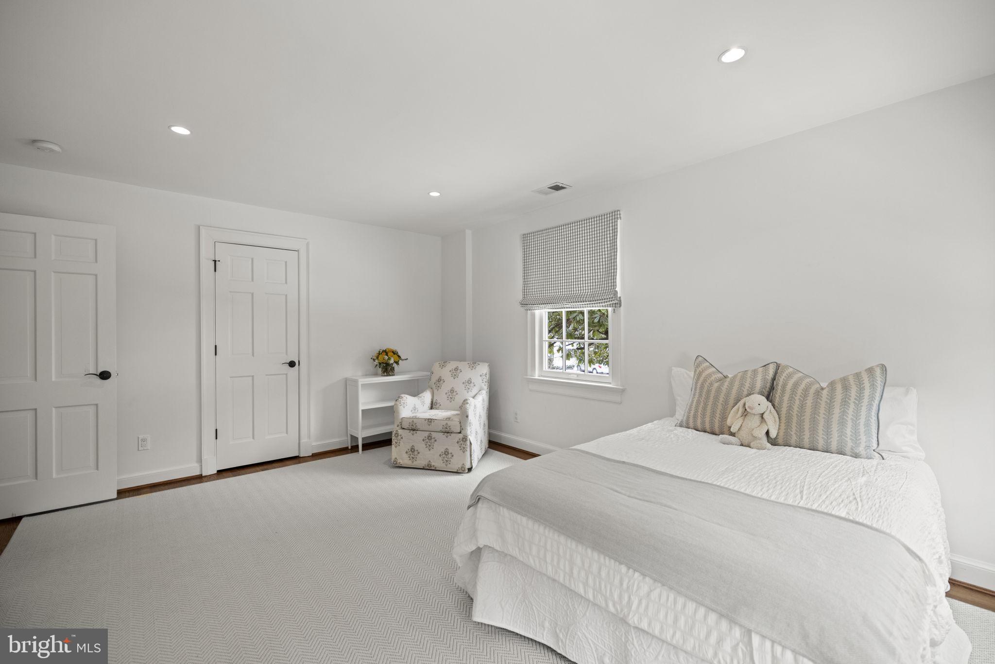 WOODLEY PARK - Residential
