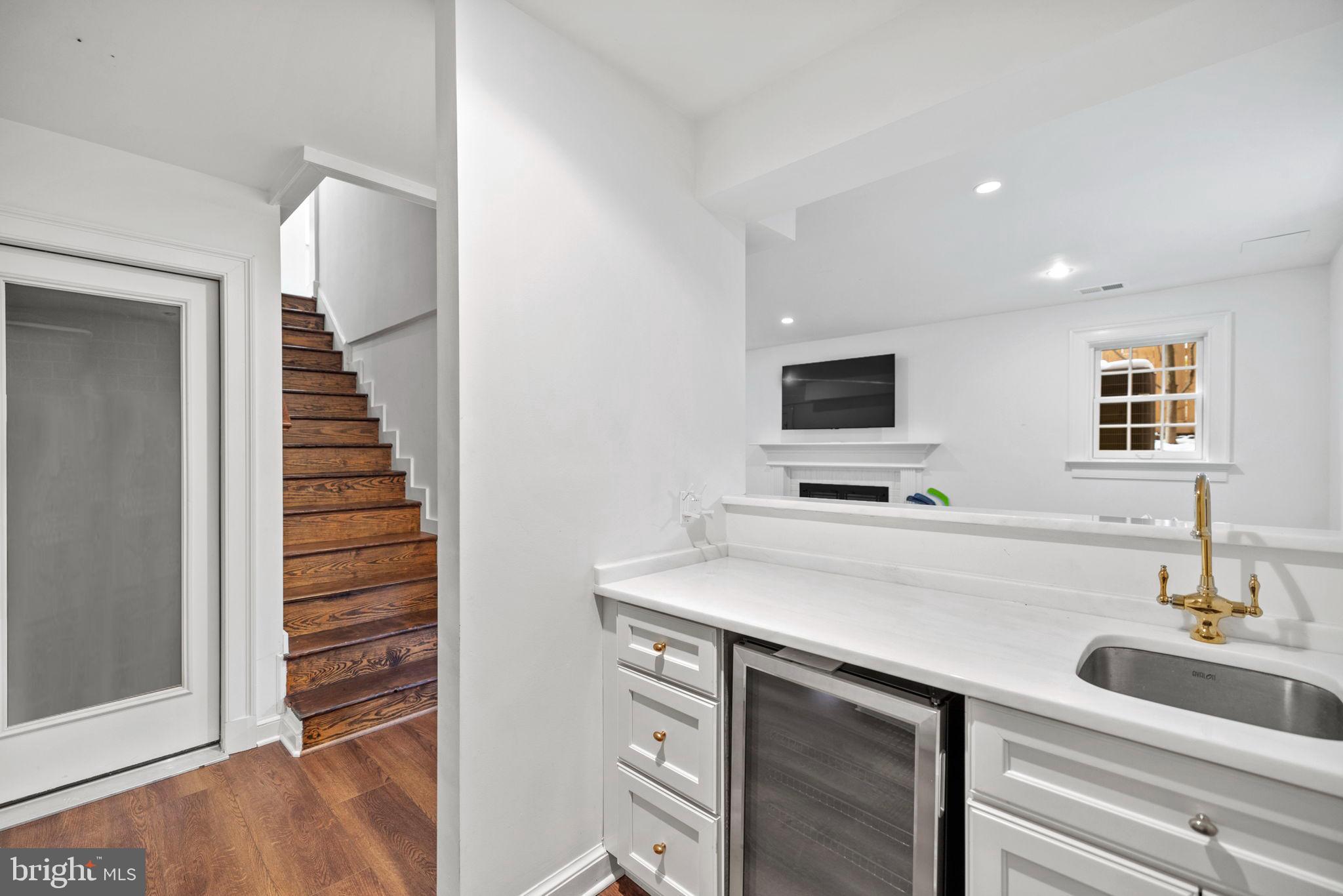 WOODLEY PARK - Residential