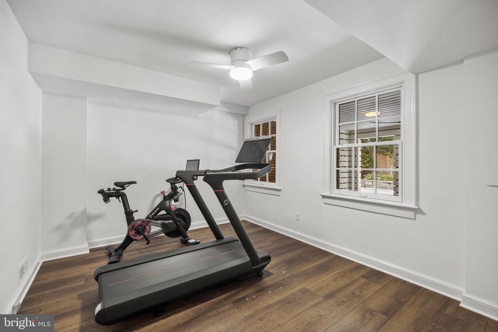 WOODLEY PARK - Residential