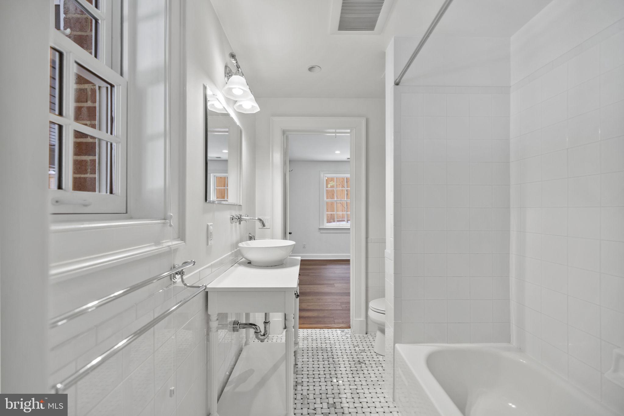 WOODLEY PARK - Residential