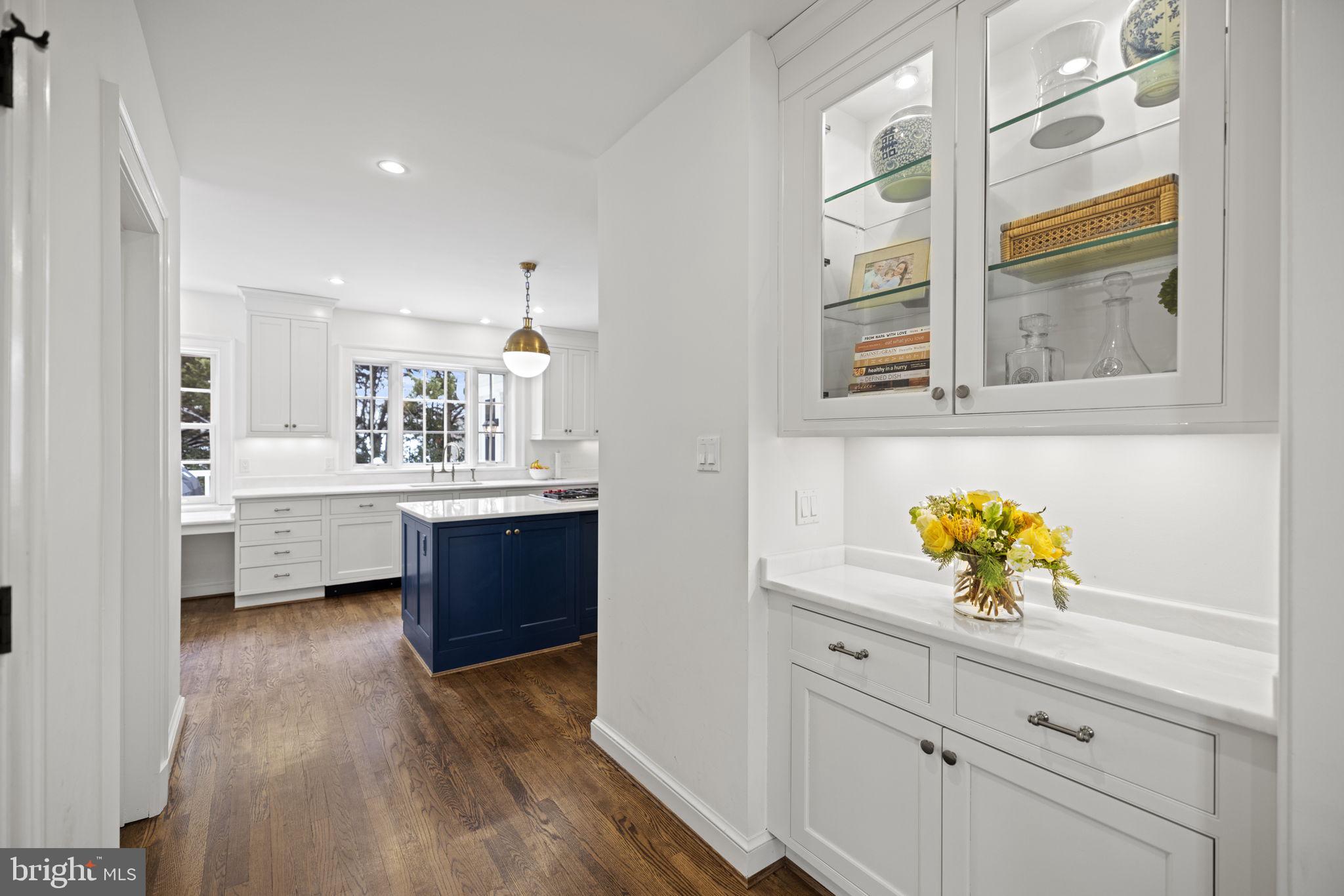 WOODLEY PARK - Residential