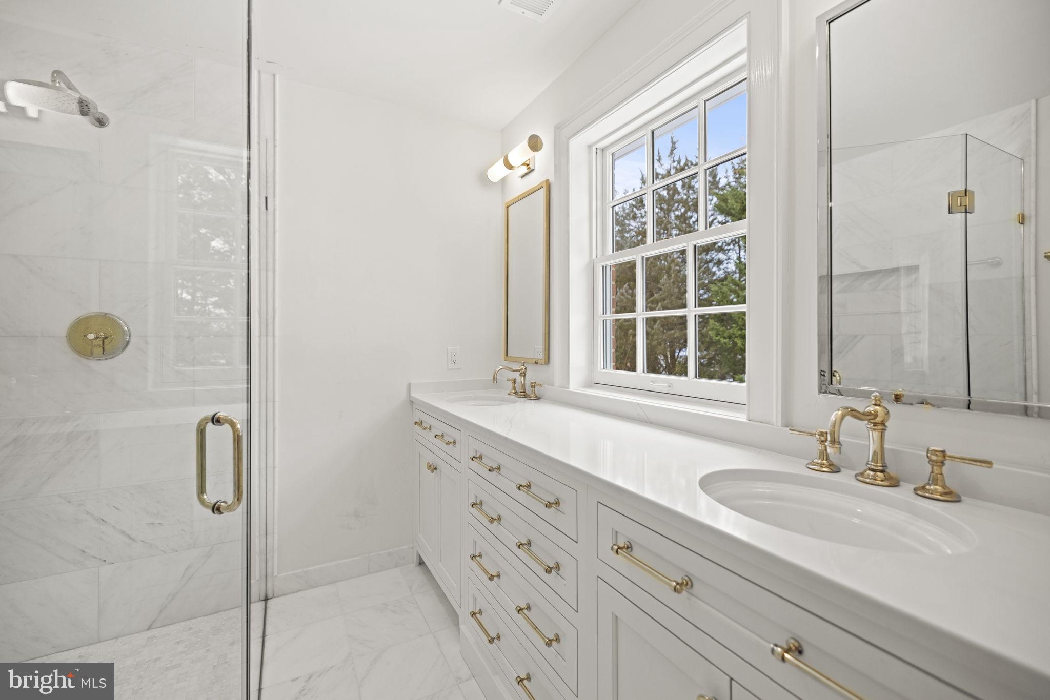 WOODLEY PARK - Residential