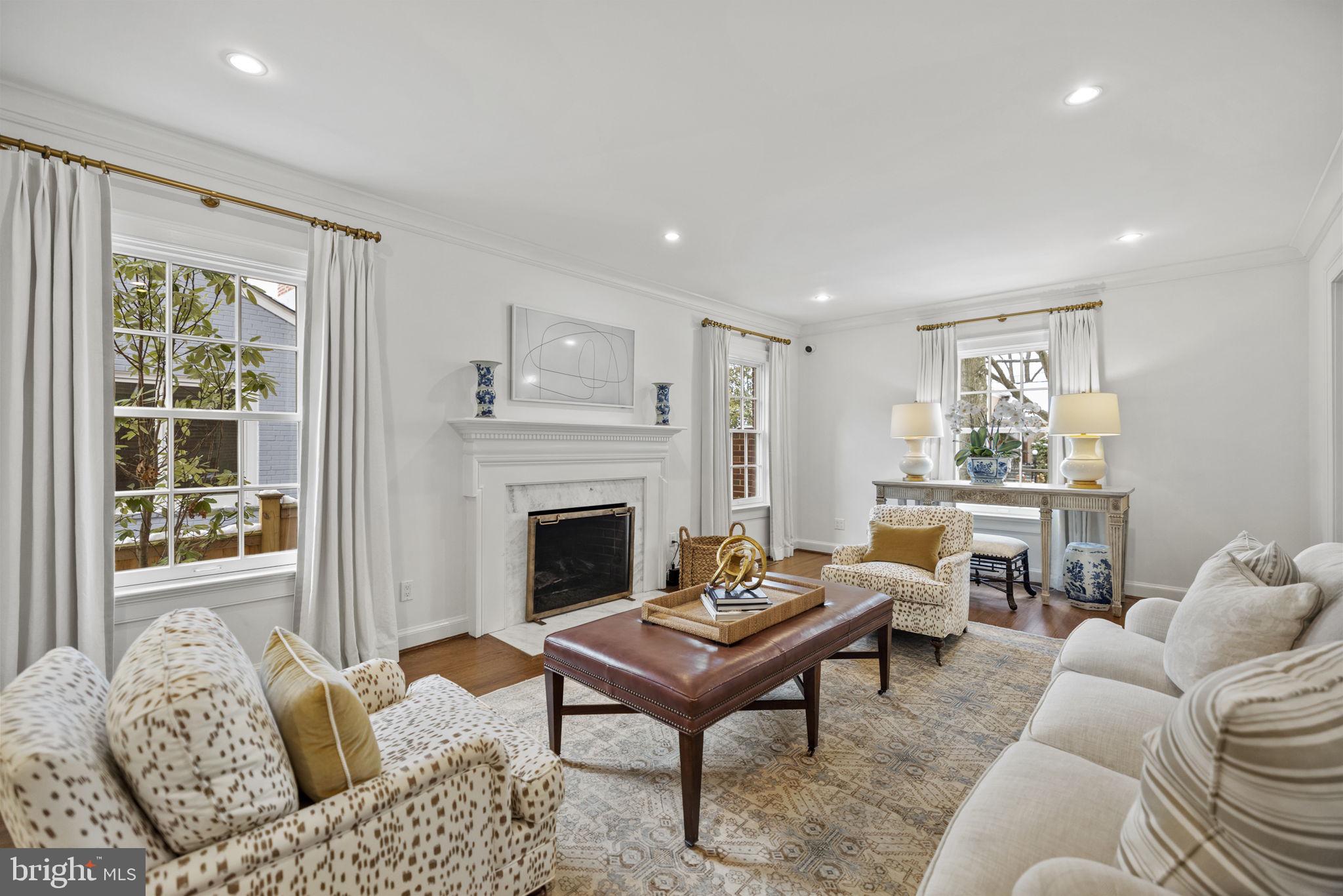 WOODLEY PARK - Residential