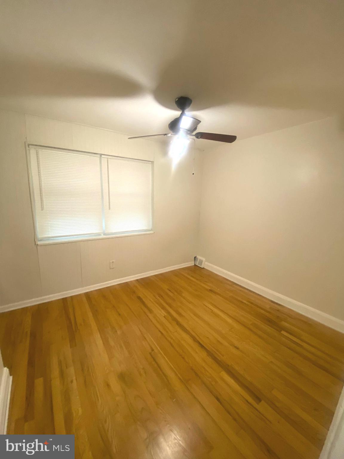 WOODMERE - Residential Lease
