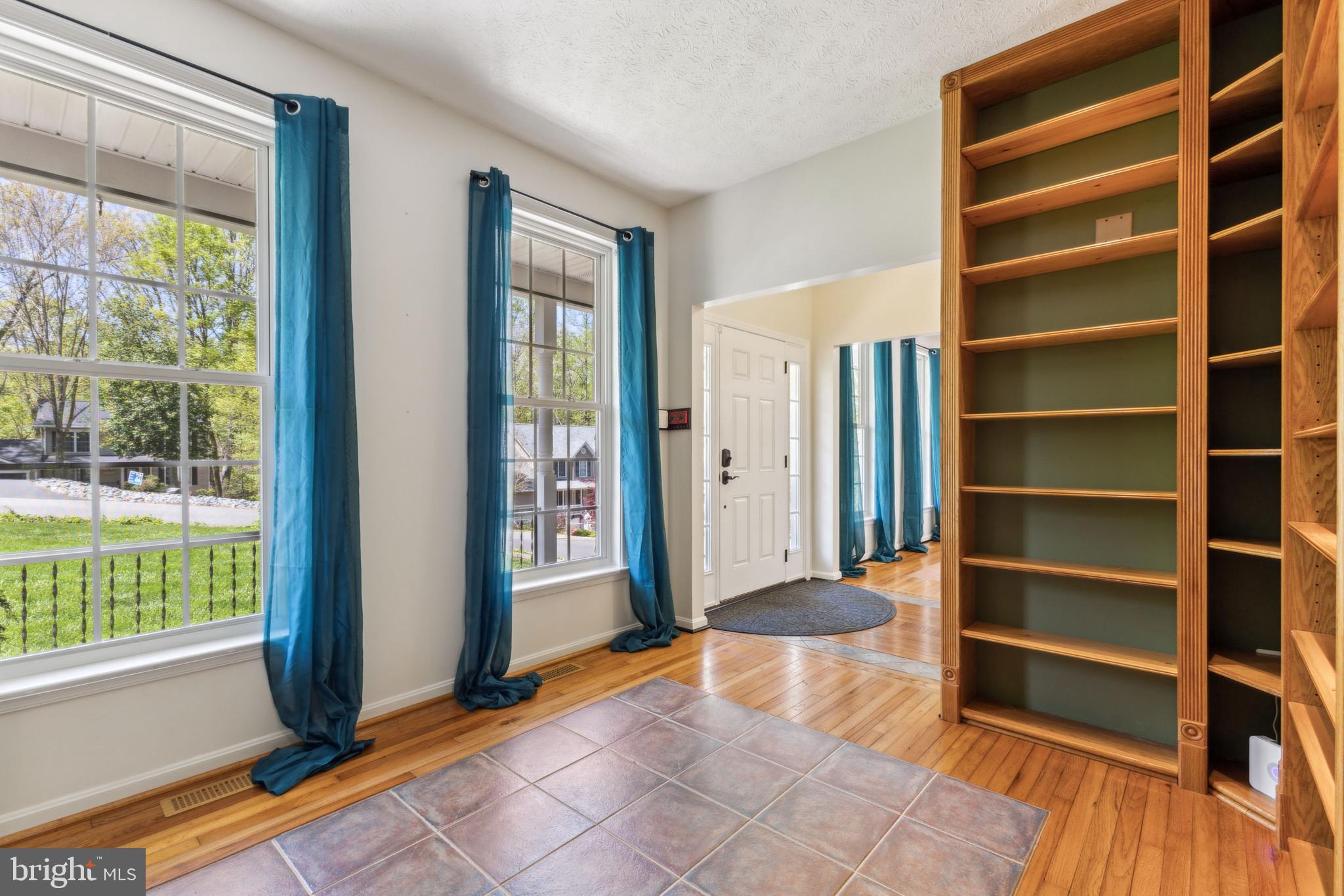 PRESIDENTIAL LAKES - Residential