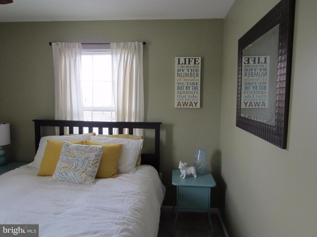 OAKVIEW VILLAGE - Residential