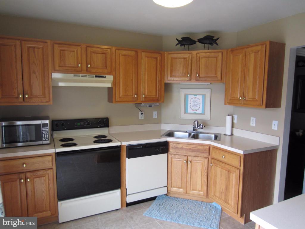 OAKVIEW VILLAGE - Residential