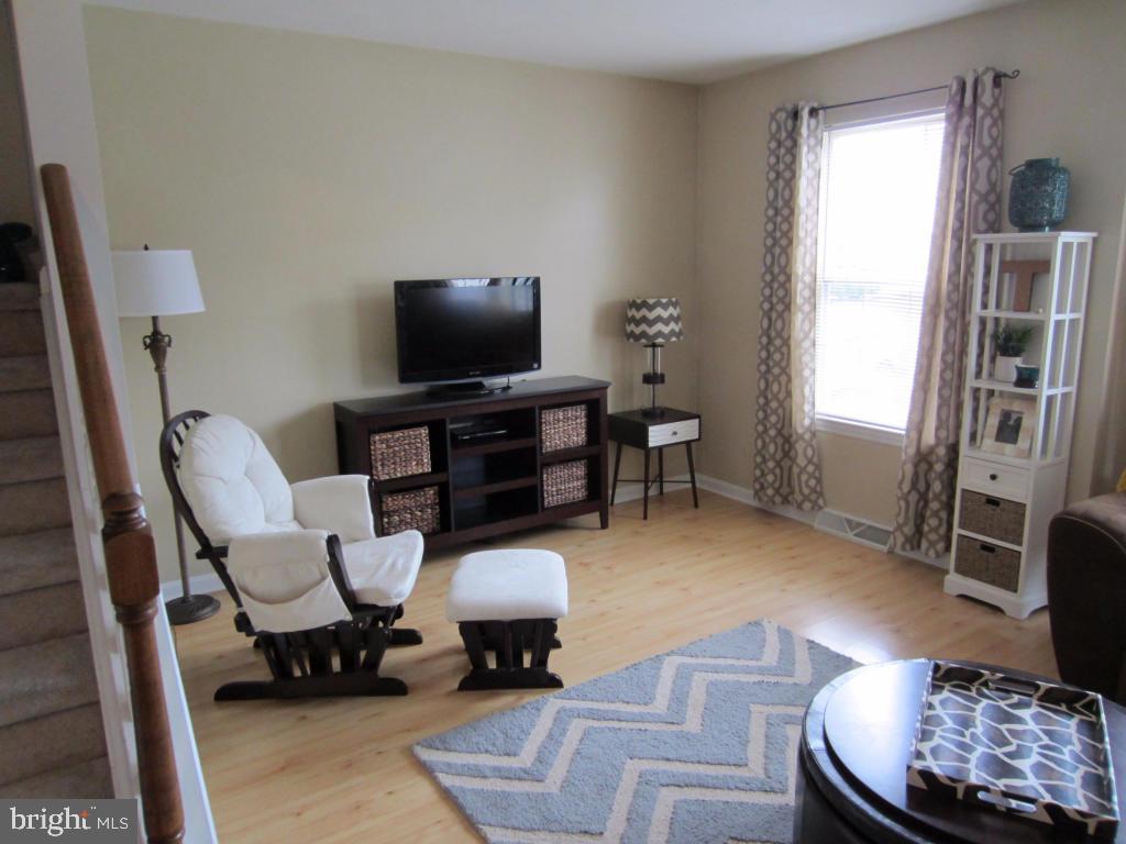 OAKVIEW VILLAGE - Residential