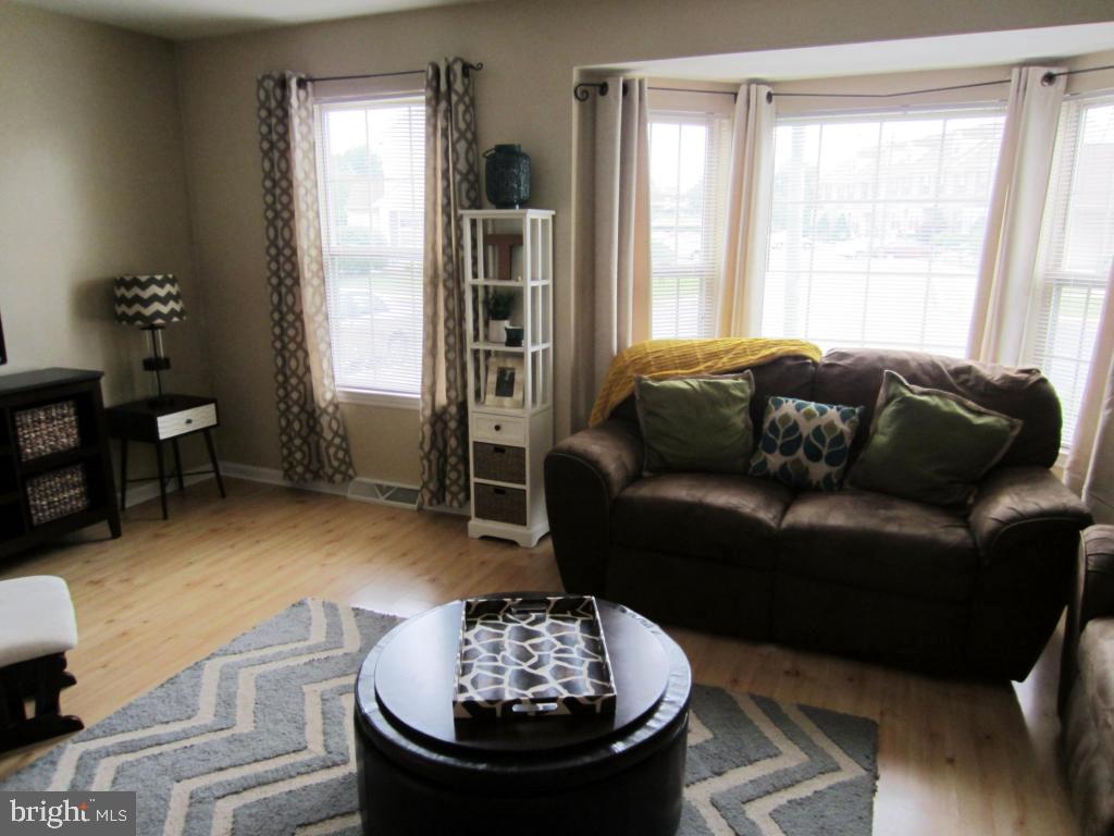 OAKVIEW VILLAGE - Residential