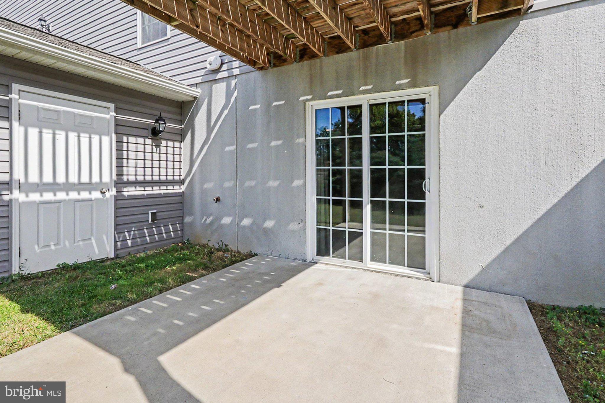 MACINTOSH CROSSING - Residential