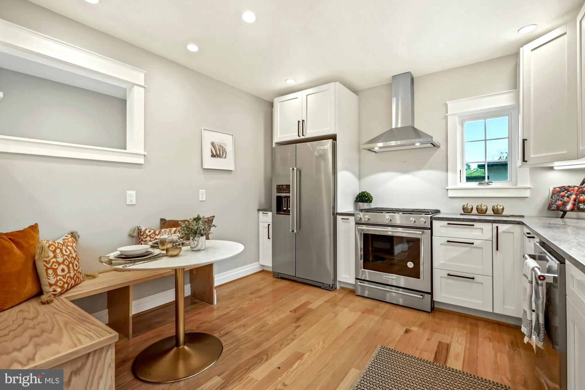 COLLEGE PARK - Residential