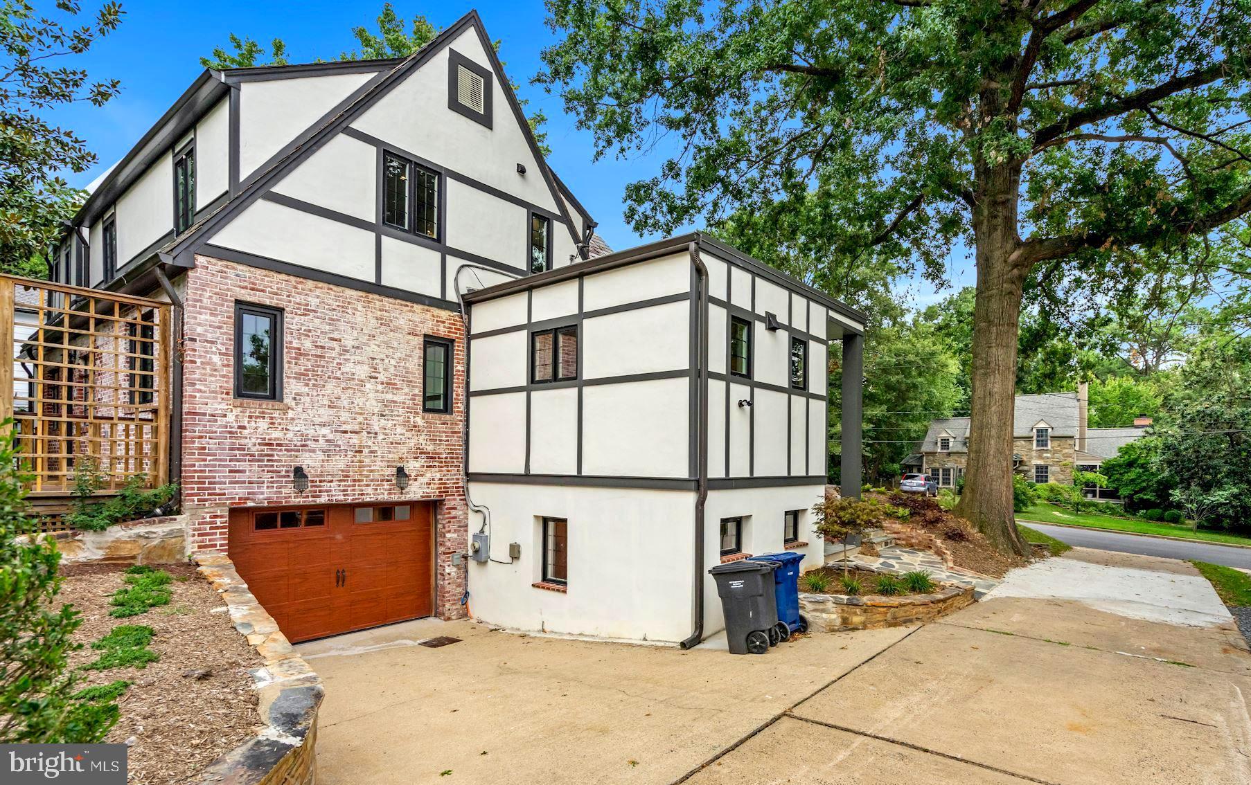 COLLEGE PARK - Residential