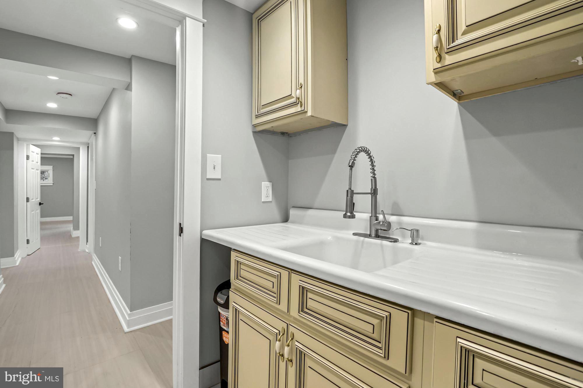 COLLEGE PARK - Residential