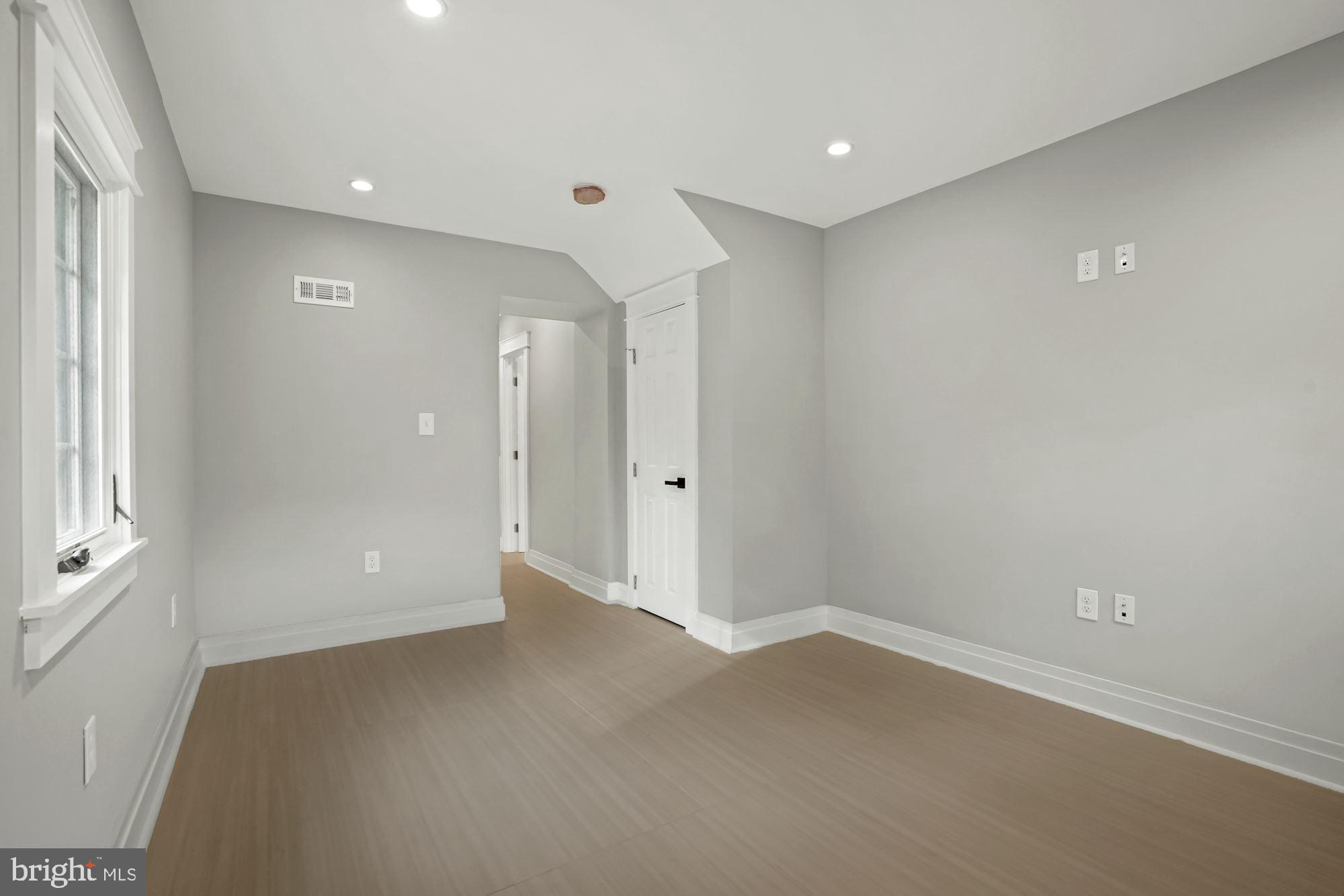 COLLEGE PARK - Residential