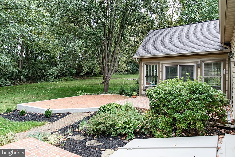 LEXINGTON MANOR - Residential