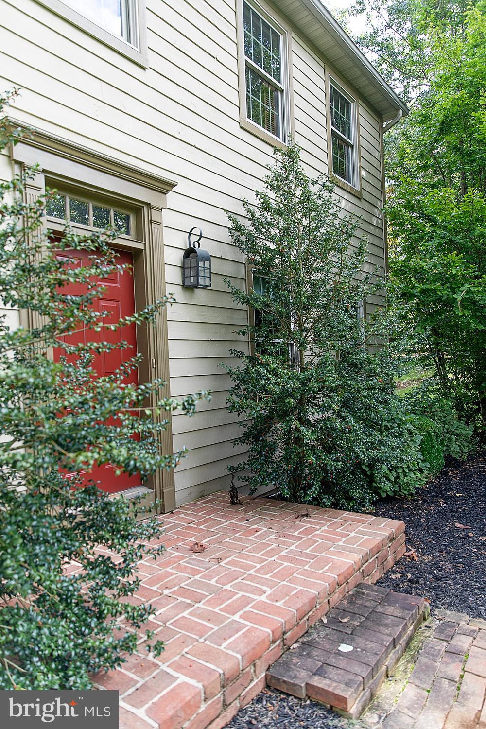 LEXINGTON MANOR - Residential